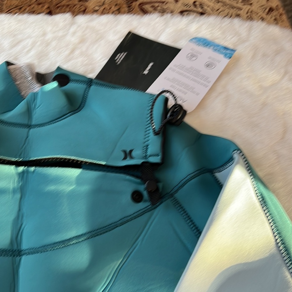 Hurley wetsuit - Picture 7 of 14